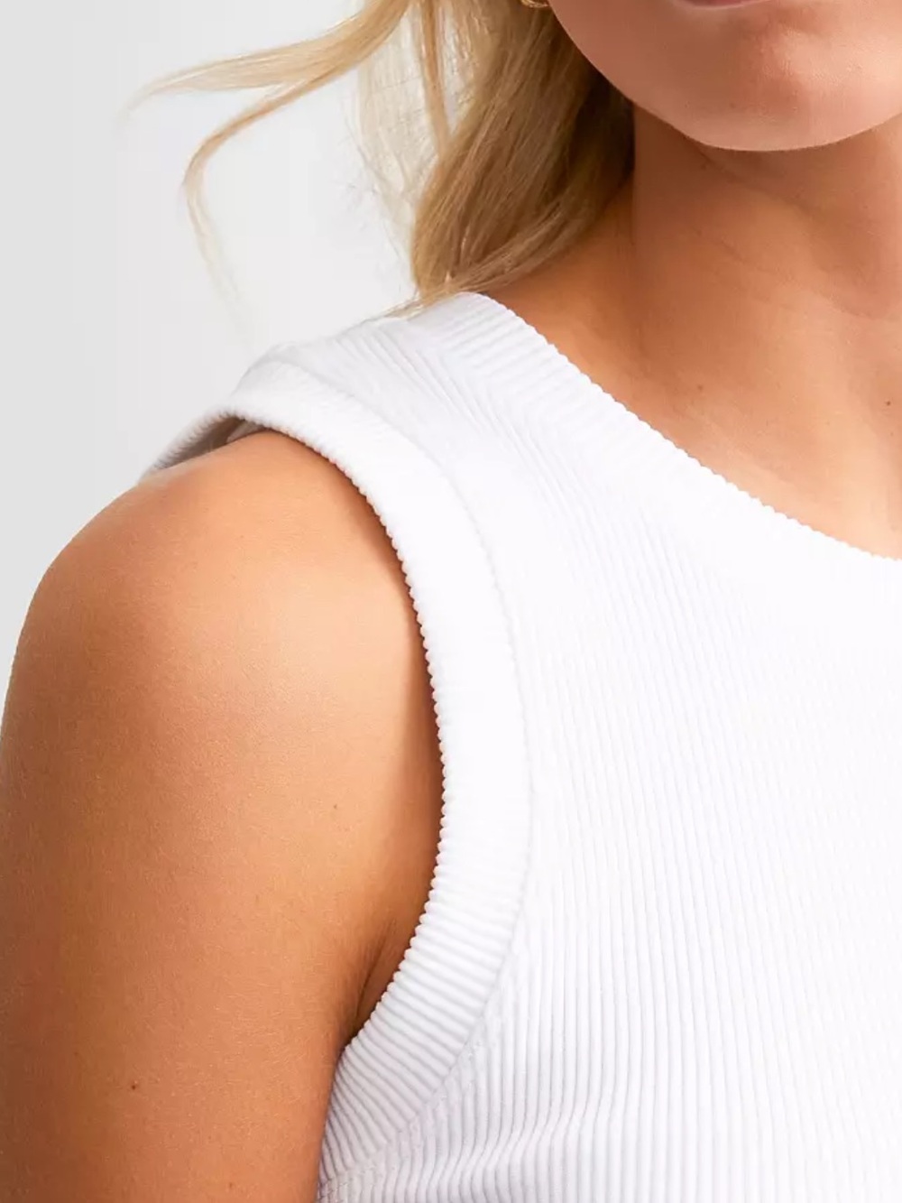 Buckle BKE CORE High Neck Ribbed Contour Tank Top women's size medium / large - Picture 2 of 6